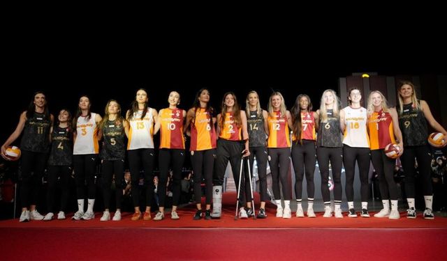 Galatasaray Adası’nda forma lansmanı gecesi
