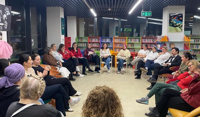 Kırklareli Kitap Kulübü “Kürk Mantolu Madonna”yı Konuştu