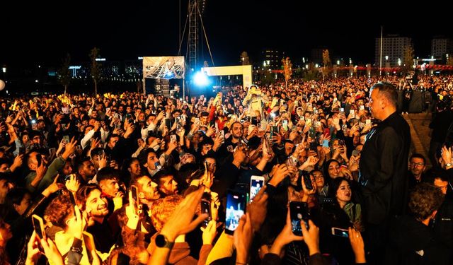 Haluk Levent: "Bu şarkıyı Filistinli çocuklar için söylüyorum"