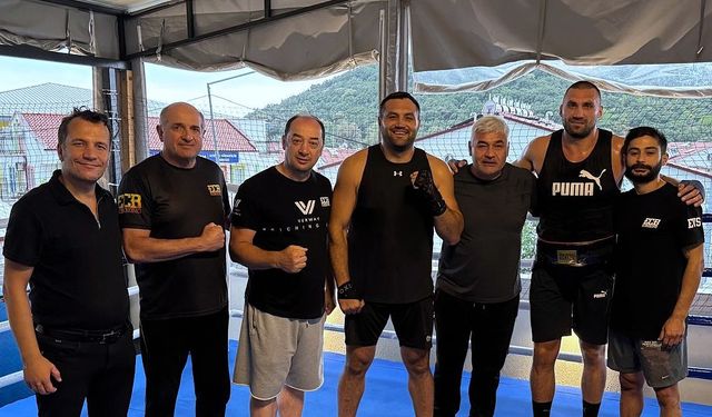 Türk kulübünün boksörlerinden Romanya'da iki nakavt