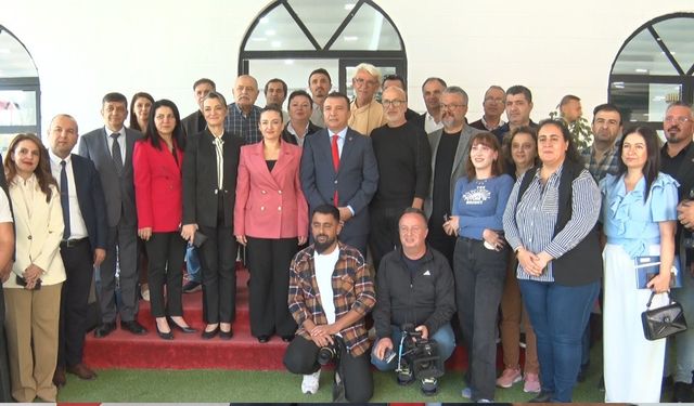 Antalya Büyükşehir Belediye Başkanvekili Özdemir: "Muhittin Başkan günden güne kilo veriyor, bağışıklığı düşüyor"