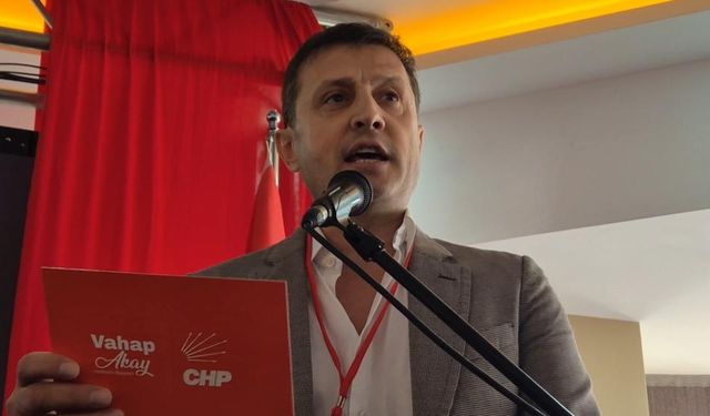 CHP Tekirdağ İl Kongresi'nde büyük kriz: "Kovun beni" diyerek salonu terk etti