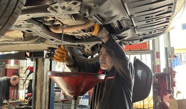 Uzmandan sürücülere kış uyarısı: "Lastik, akü ve antifrizi kontrol ettirin"