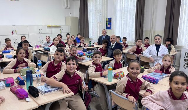 Altınöz, Hamdi Helvacıoğlu İlkokulunu Ziyaret Etti