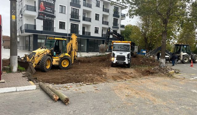 Büyükkarıştıran’da Kavşak Düzenlemesi Çalışmaları Başladı