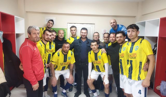 Başkan Yayla Doğanspor–İstasyonspor Maçını Tribünden Takip Etti