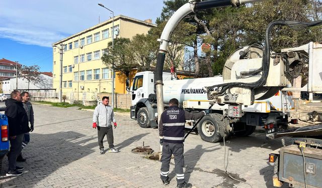 Pehlivanköy’de Kanalizasyon Temizliği Gerçekleştirildi