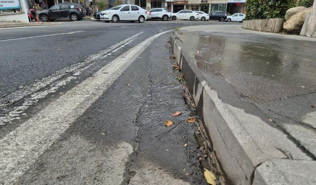 Tekirdağ'da su patlağı milli serveti caddeye akıttı: Tonlarca içme suyu heba oldu