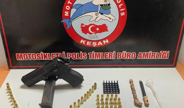 Polisin durdurduğu araçta uyuşturucu, tabanca ve mermi ele geçirildi