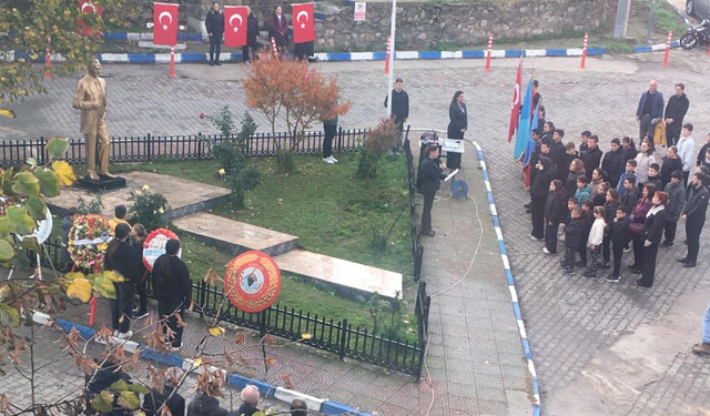 Üsküp’te 10 Kasım’da Atatürk Saygı ve Özlemle Anıldı