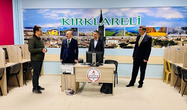 Müdür Altınöz’den Okul ve e-Sınav Merkezine Ziyaret