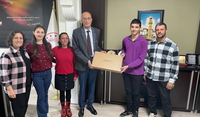 Vize’de Başarılı Öğrenciye Laptop Desteği