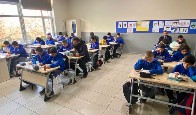 Pınarhisar’da “Bir Kitap Bir Dünya” Okuma Saati Etkinliği