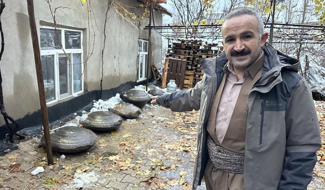 Şemdinli'nin gizemli taşları araştırılmayı bekliyor