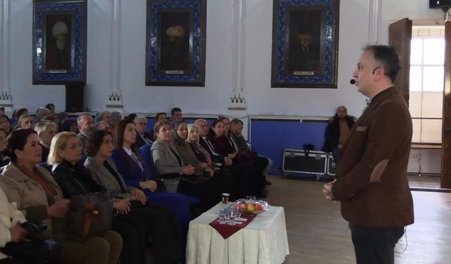 Ebeveynlere 3 yaş altına telefon ve tablet uyarısı