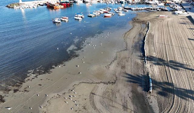 Tekirdağ'da deniz 20 metre çekildi, sahil havadan görüntülendi