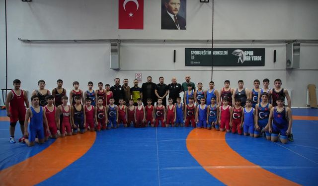 Edirne'de ata sporu güreşle geleceğin şampiyonları yetişiyor