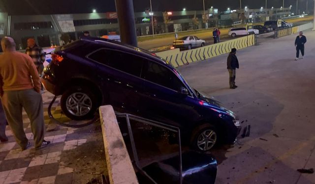 Kaza yapan alkollü sürücünün "Trakyalıyım ben be ya, hiçbir şeyim yok" diyerek polise sarılmak istemesi gülümsetti