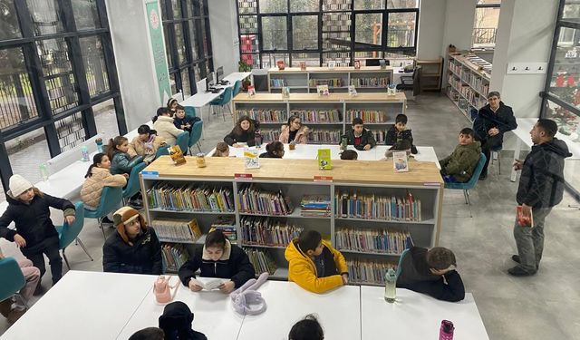 Lüleburgaz’da Öğrencilerden Kütüphaneye Ziyaret