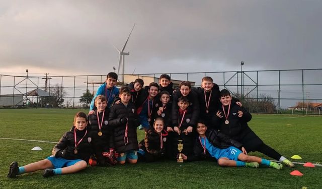 Lüleburgaz Atletik FK U-12 Takımı Turnuvayı Üçüncü Bitirdi