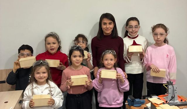 İl Halk Kütüphanesi’nde Ahşap Atölyesi Tamamlandı