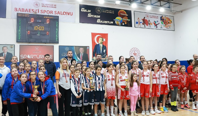 Babaeski’de Balkan Basketbol Turnuvası Ödülleri Verildi