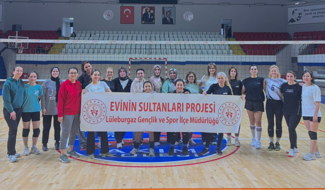 Evinin Sultanları Lüleburgaz’da Voleybol Antrenmanında Buluştu