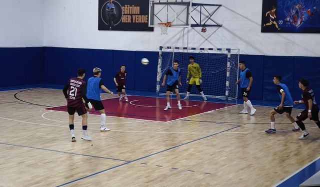 Kırklareli’nde Okul Sporları Futsal müsabakaları Sürüyor