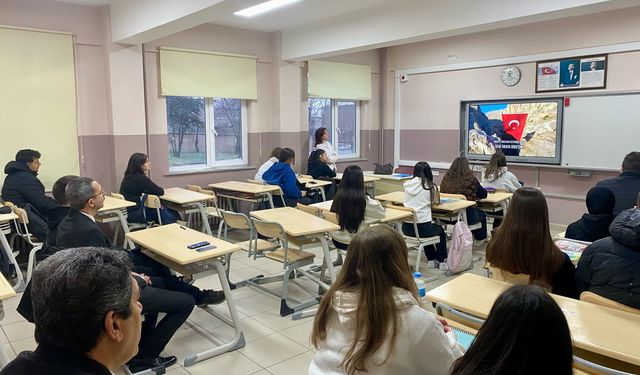 Pınarhisar’da İkinci Dönem “Bayrak Sevgisi” Temasıyla Başladı