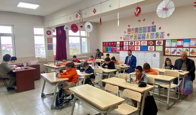 Kaymakam Enver Özderin Öğrencilerle Okuma Saatine Katıldı