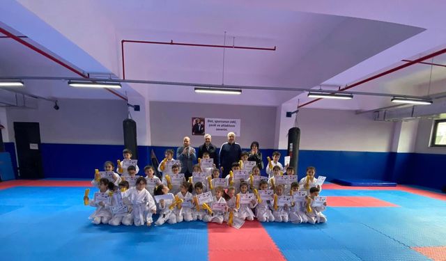 Karate Sporcularının Kuşak Terfi Heyecanı