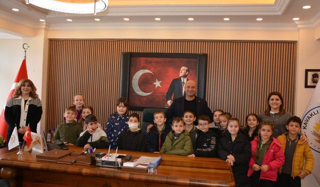 Minik Öğrencilerden Başkan Ufuk İn’e Ziyaret