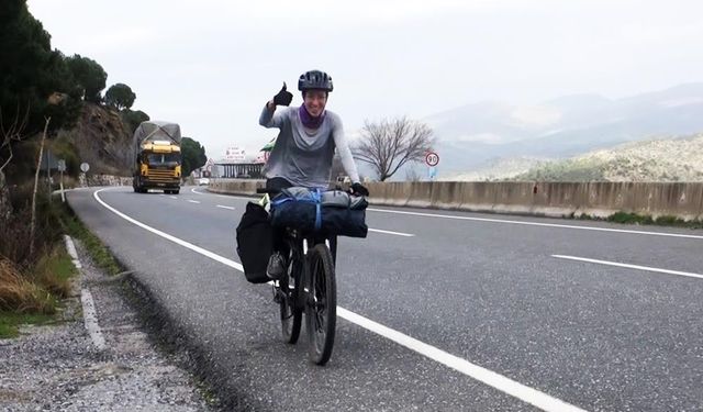 Yeni kültürleri tanımak için Brezilya'dan Çin'e pedal çeviriyor