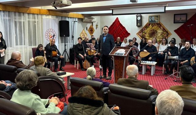 Mübadillerin yüreğine dokunan konser: Huzurevinde göçün hatırası türkülerle canlandı