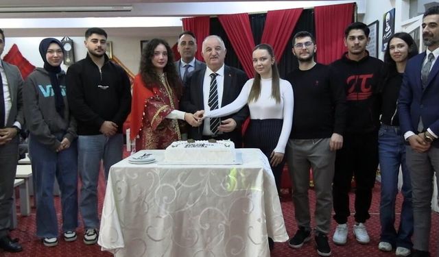 Edirne'de evlilik kredisinden faydalanan çiftler için temsili kına gecesi