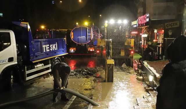 Çorlu'da gece yarısı altyapı alarmı: Kanalizasyon hattı çöktü