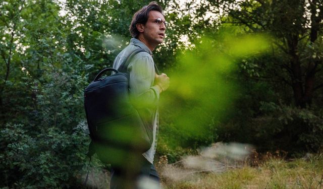 Burak Alp Yenilmez Gramafon ile İngiltere Yolcusu