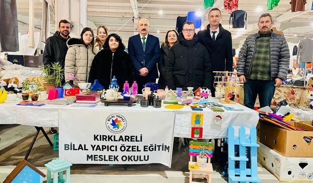 Müdür Altınöz, Öğrencilerin Eserlerini İnceledi