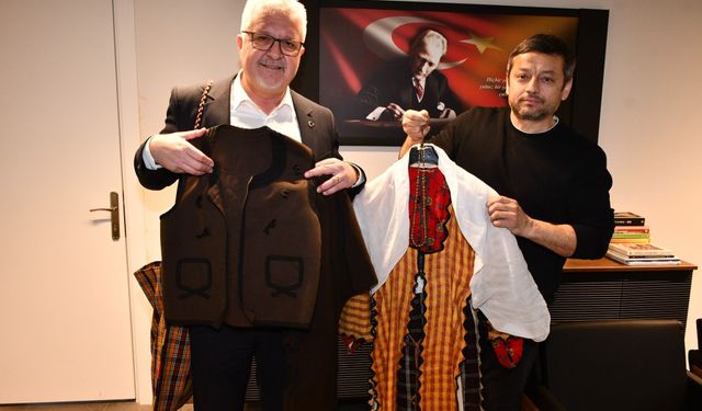 Balkan Evi İçin Yöresel Kıyafetler Teslim Alındı