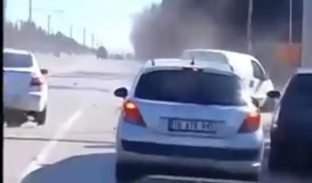 Kırmızı ışığı son anda fark eden araçlar zincirleme kazaya neden oldu