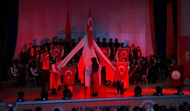 Liselilerden "Korkma, Gençliğin Ruhu Burada" gösterisi