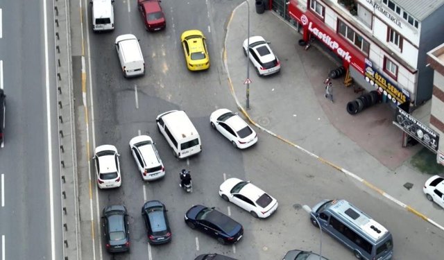 Yolu bırakıp kaldırımdan gittiler: Dron denetiminde ceza yağdı