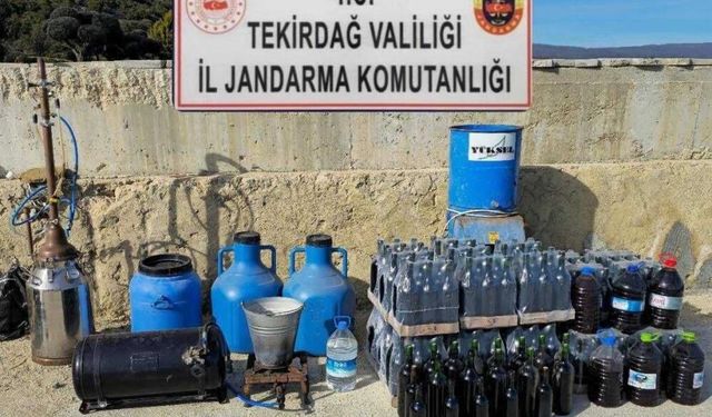 Şarköy’de jandarmadan operasyon: Uyuşturucu, silah ve kaçak içki ele geçirildi