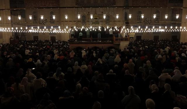 Selimiye Camii Kadir Gecesi'nde doldu taştı