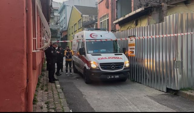 Beyoğlu’nda çıkan yangında 1 yaşındaki bebek hayatını kaybetti, 2 kişi yaralandı