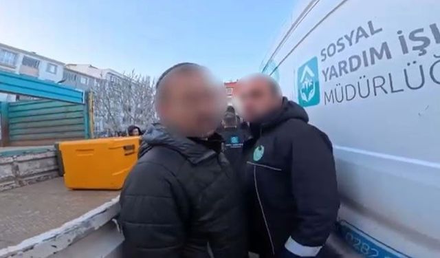 Sokak iftarında paket yemek tartışması: Kurye paket şeklinde almak isteyince yemek verilmedi