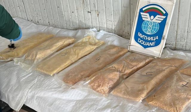 Sınırda 14 kilodan fazla sentetik uyuşturucu yakalandı