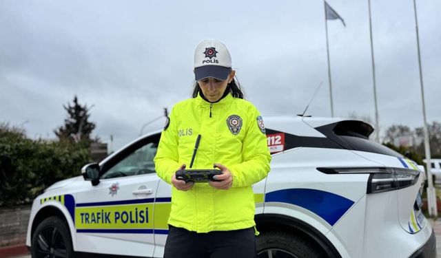 Edirne'de trafik denetimleri arttırıldı: Araç kullanırken telefona bakanın ehliyetine el konulacak