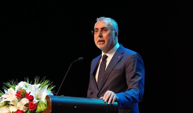 Bakan Vedat Işıkhan: "İşsizlik oranı, 2012 yılından itibaren en düşük seviyesine geriledi"