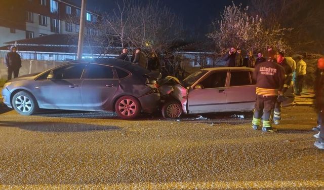 Alkollü ve ehliyetsiz sürücü dehşet saçtı: 2 yaralı